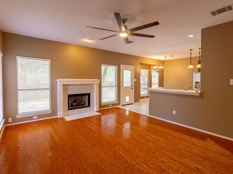 8209 Forest Heights Ln — Photo 16