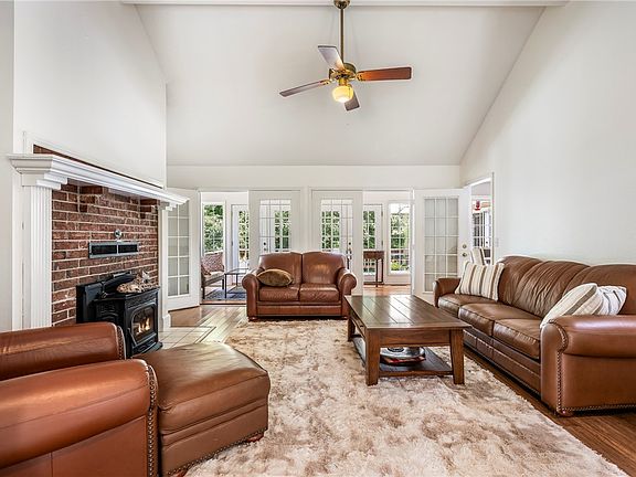 5th image of 13946 Fairmount Rd