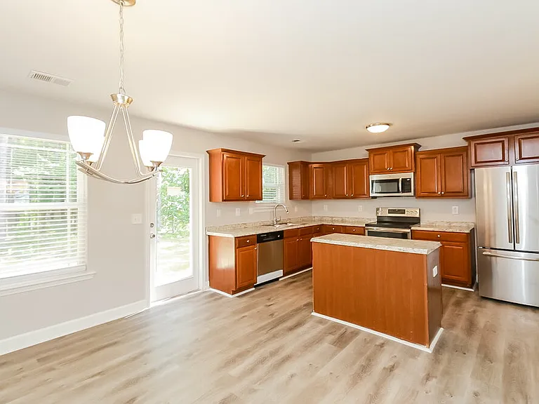 2113 Anchor Ct — Photo 6