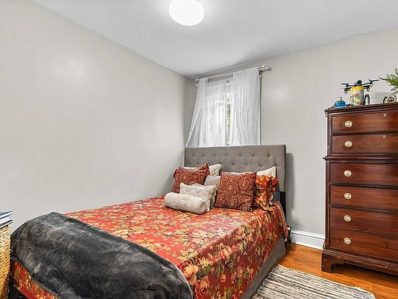 5th image of 40 Spruce St #B