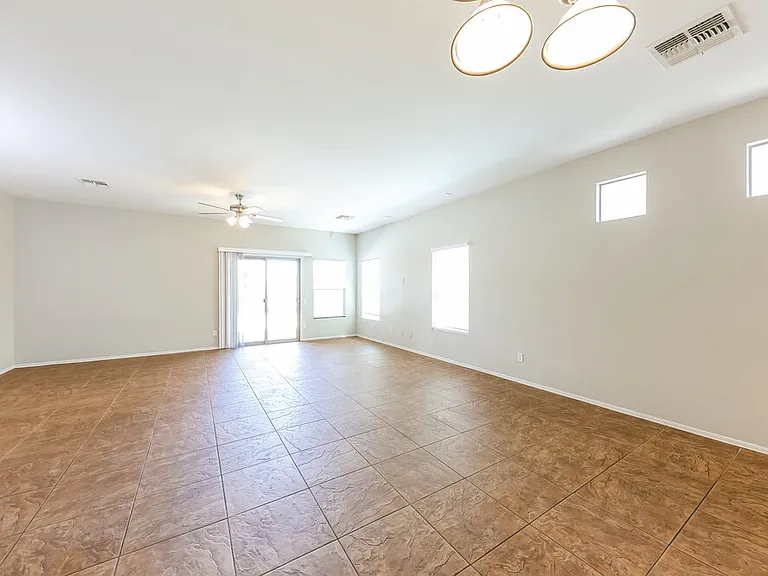 5438 W Pollack St — Photo 6