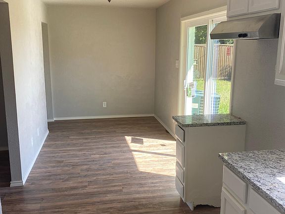 2nd image of 1014 S Murray St