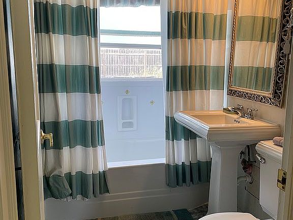 5th image of 26235 Barnes St