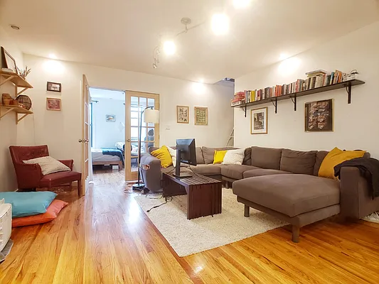 Rented by In Haus LLC | media 15
