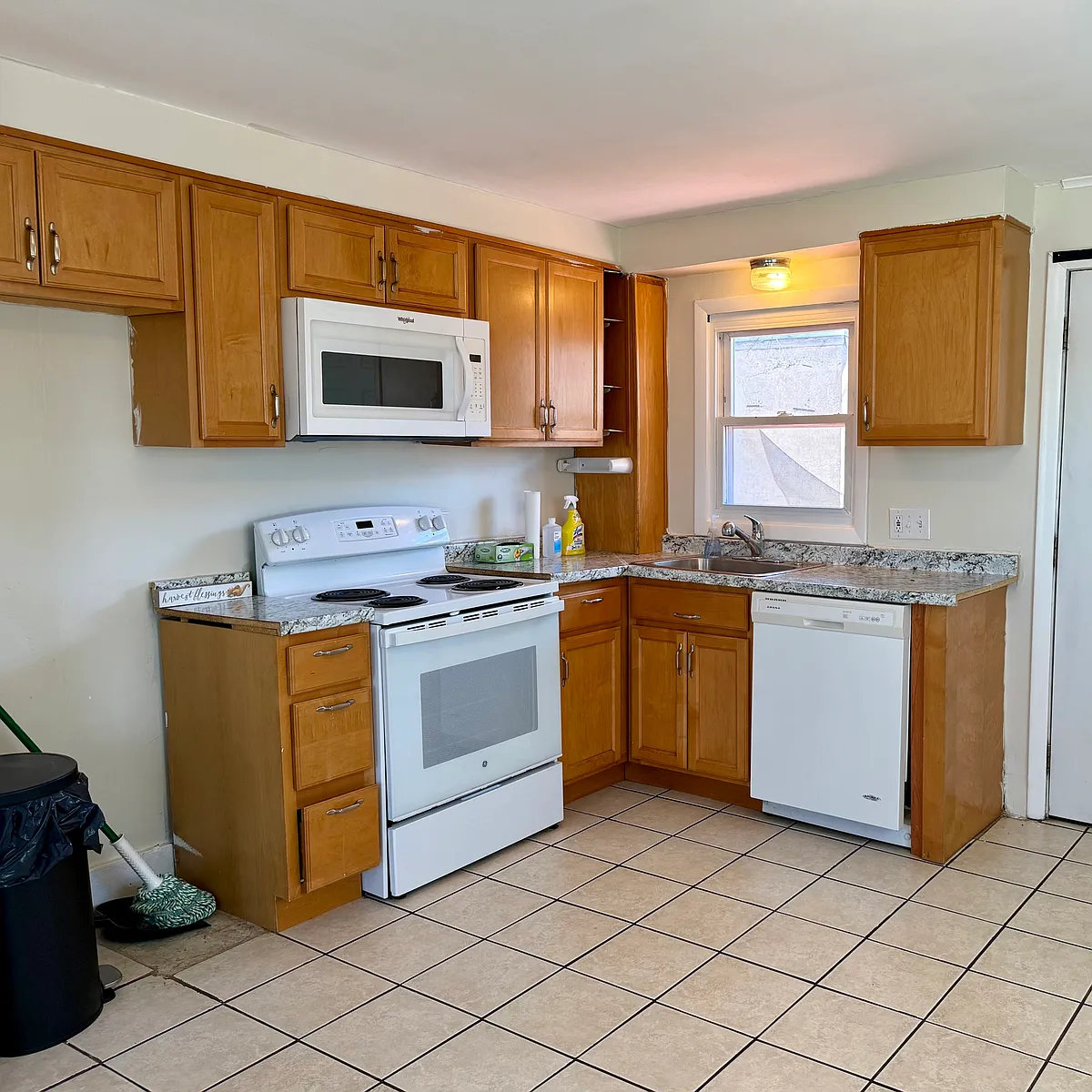 Building Photo - 30 Mount Pleasant Ave #1