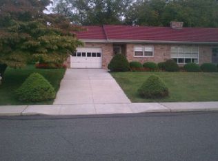 37 Maple St, Macungie, PA 18062