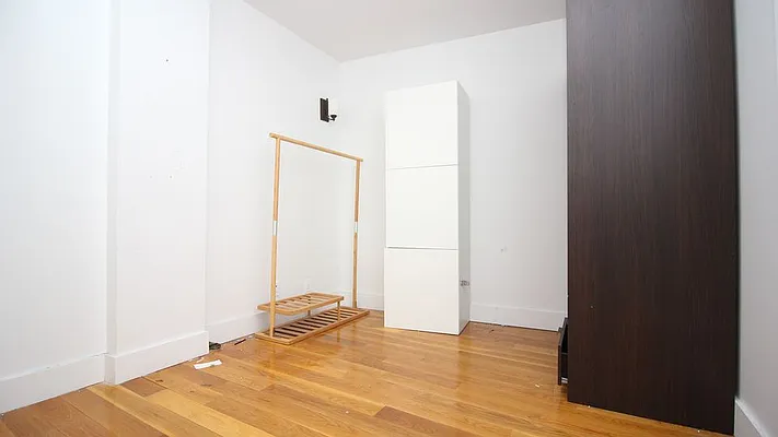 Rented by Nooklyn NYC LLC | media 34