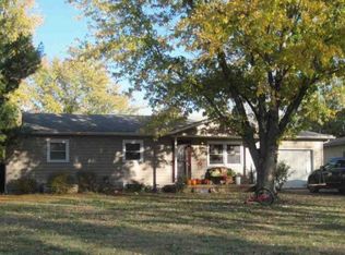 812 Pine St, Halstead, KS 67056