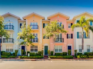 1008 E Heritage Club Cir, Delray Beach, FL 33483