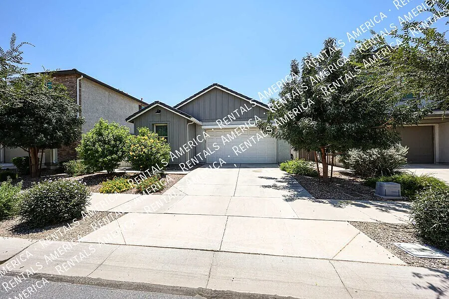 Upgraded 4 Bedroom Home with Private Guest Suite in Harvest — Photo 3
