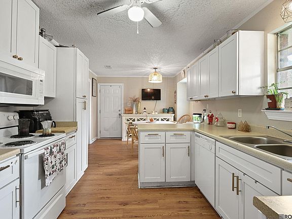5th image of 10525 Carmel Dr