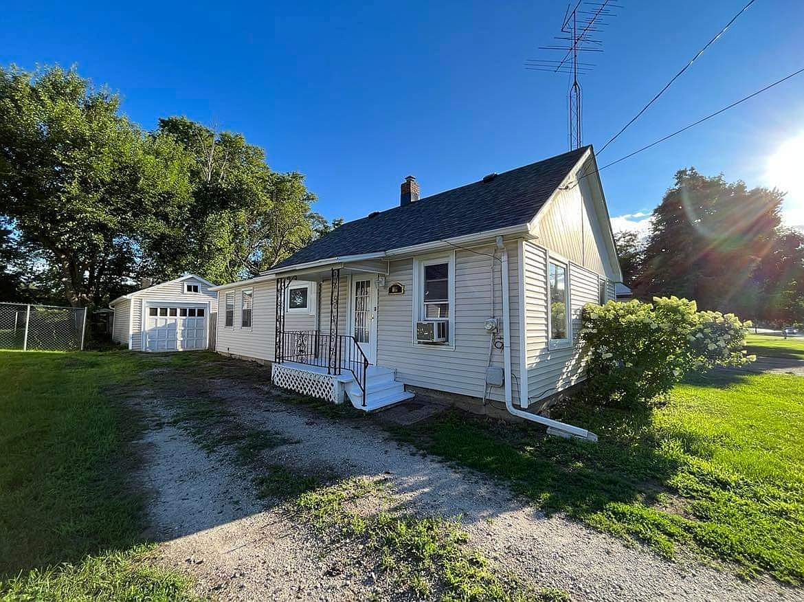 145 W Southmor Rd, Morris, IL 60450 Zillow