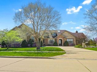 2701 River Birch Ln, Urbana, IL 61802