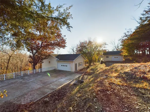 324 Waterfowl Rd, Roach, MO 65052