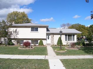 1538 Webster Ln, Des Plaines, IL 60018