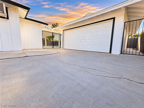 5th image of 608 Bryant Ct