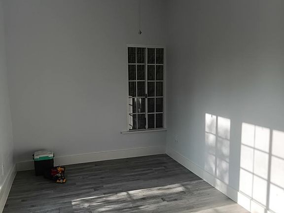 3rd image of 228 S Kenwood St APT 302