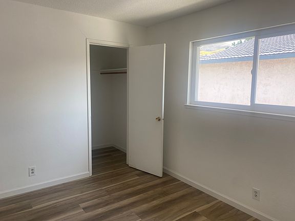 3rd image of 1264 Calle Oriente