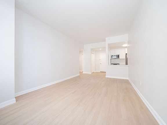 4th image of 140 Riverside Blvd APT 306