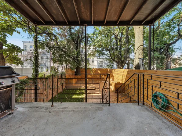 1085 Hancock Street image 12 of 37