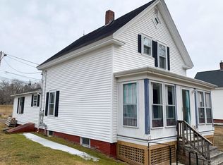 8 Jones Ave, Topsham, ME 04086