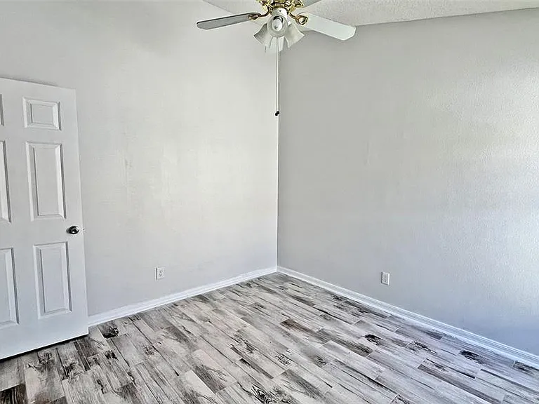 337 Silver Palms Cir — Photo 33