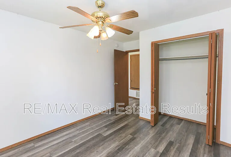 2219 W Roselawn St — Photo 20