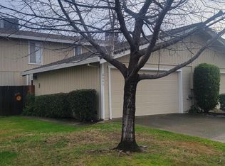 6045 Woodside Dr, Rocklin, CA 95677