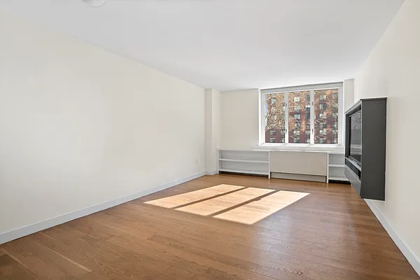 Rented by Douglas Elliman | media 17