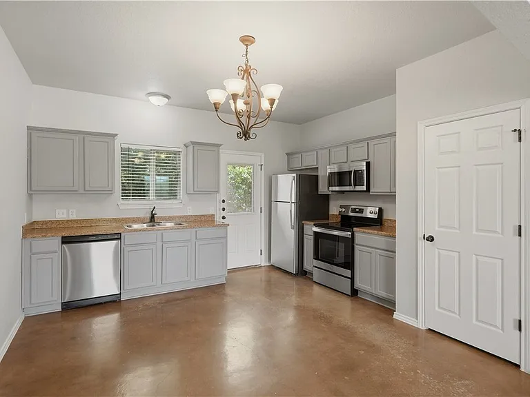 193 Rosedale Ave — Photo 13