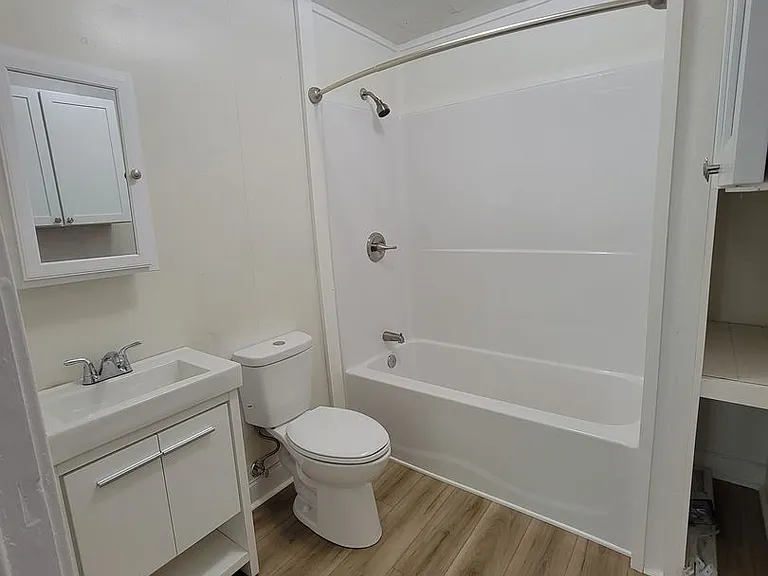 2429 S Broadview Dr — Photo 6