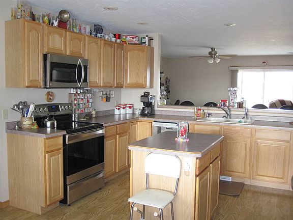 3rd image of 1559 W Fairway Dr
