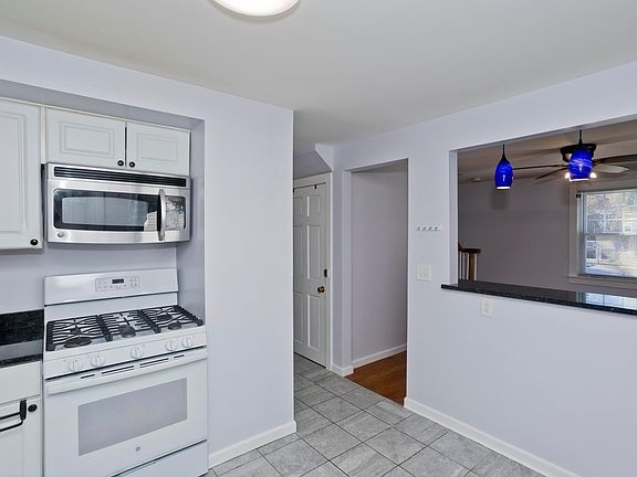 4th image of 311 Rosewell St