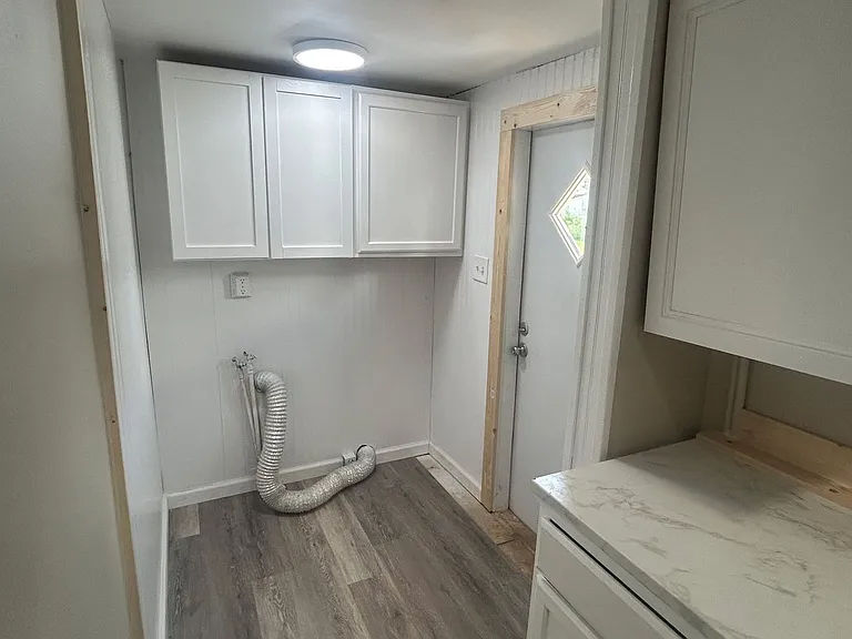 721 Ronnie St — Photo 3