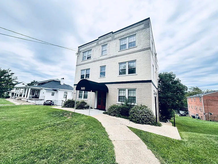 3650 Fort Ave — Photo 1
