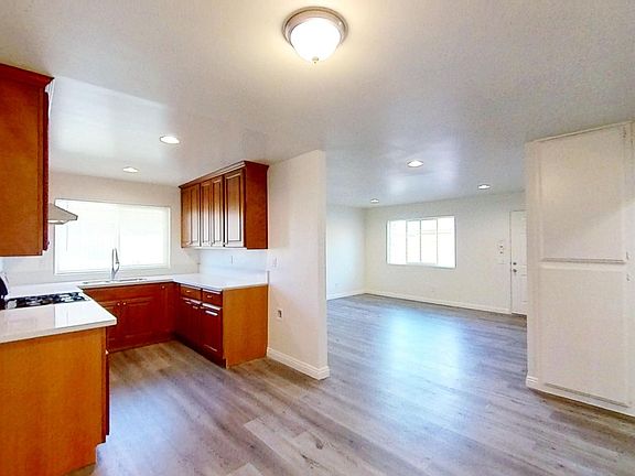 Kitchen & Dining area