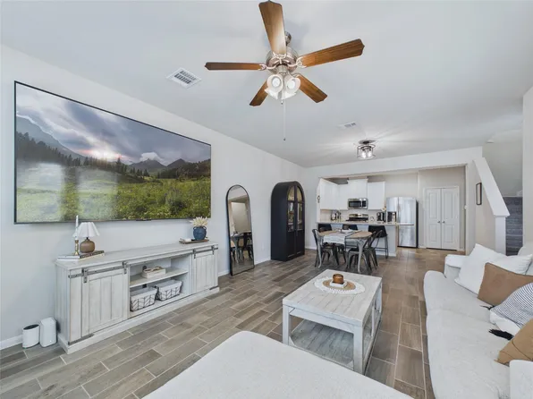 5530 Clarendon Hills Ct, Pasadena, TX 77505