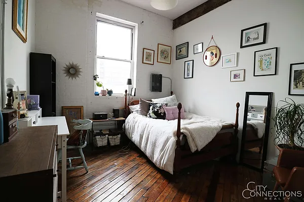 Rented by City Connections Realty | media 7