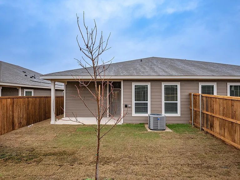 656 Wheatfield Dr — Photo 25
