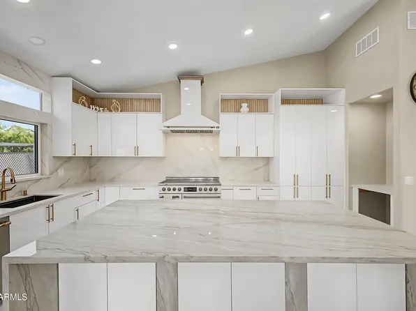 1732 W COMMERCE Avenue, Gilbert, AZ 85233