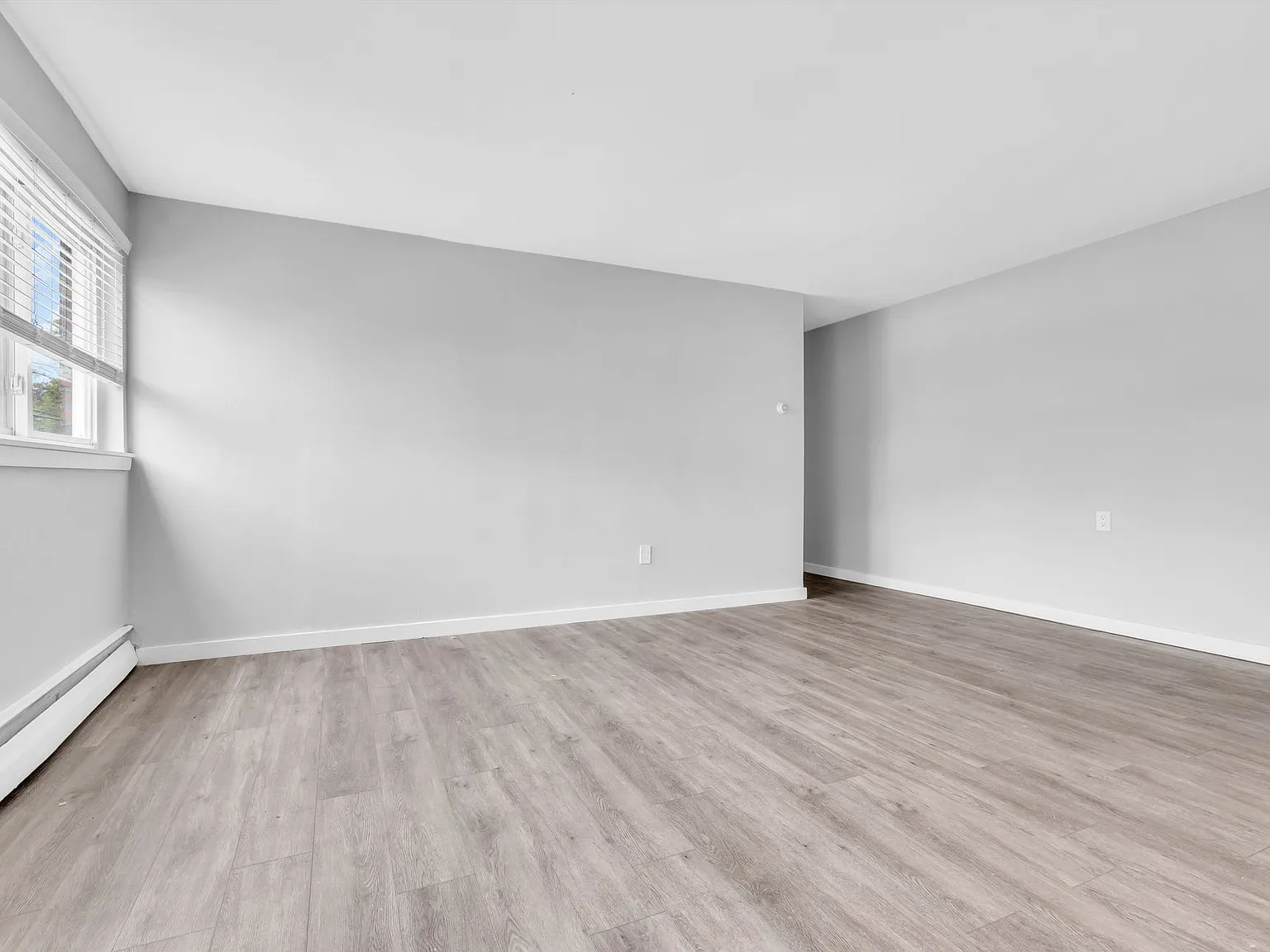 Tremont Court Apartments — Photo 2