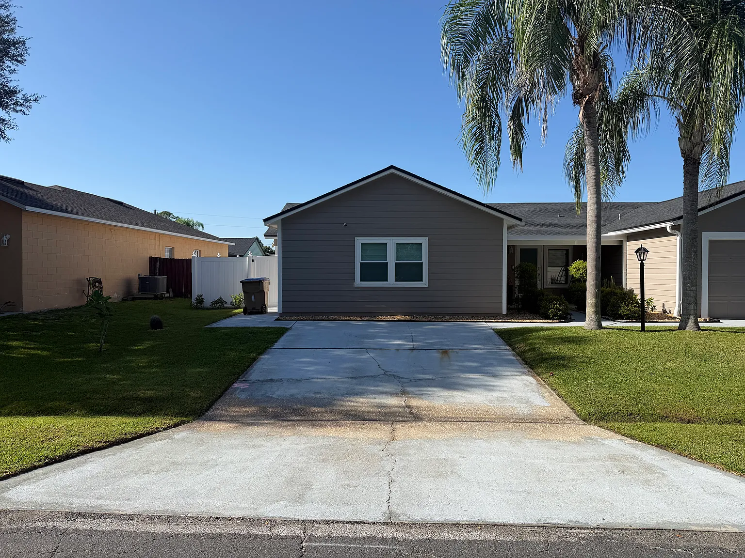 5 bed, 2.5 bath, 1860 sqft, $3,350 — Photo 3