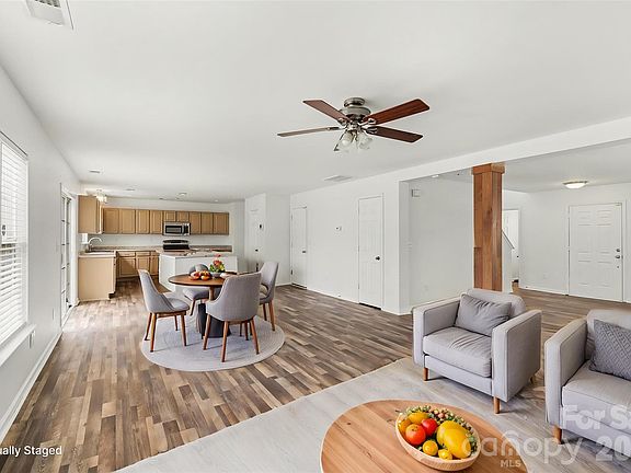 4th image of 8919 Oransay Way