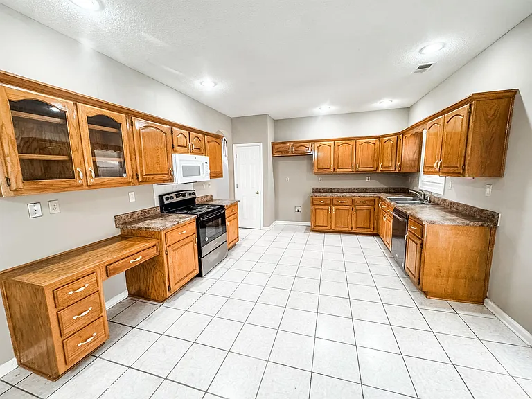 624 Landing Party Ln — Photo 8