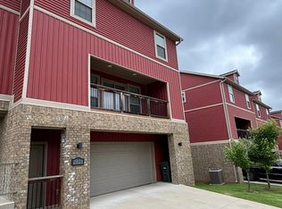 2826 W Blackstone Xing, Fayetteville, AR 72704