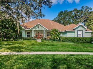 5114 Sylvan Oaks Dr, Valrico, FL 33596