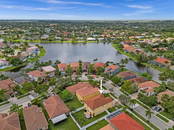 1217 NW 192nd Ln, Pembroke Pines, FL 33029