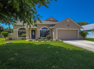 1872 SE Gaskins Cir, Port Saint Lucie, FL 34952