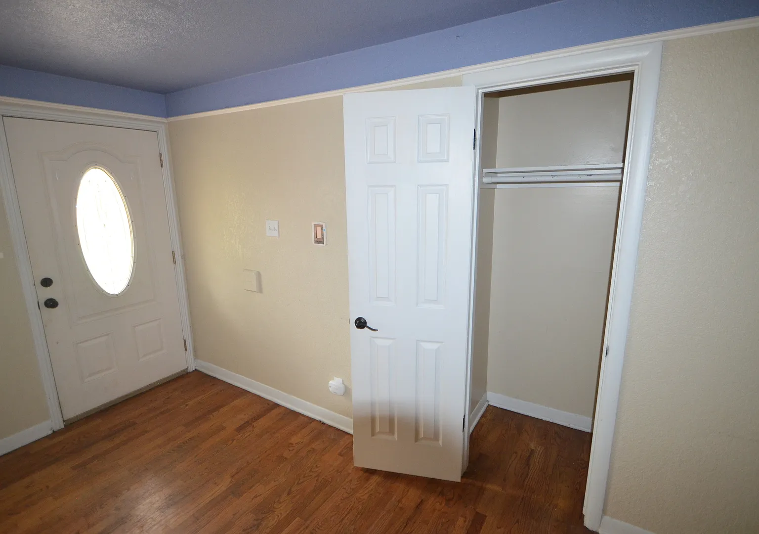 2717-2723 Sheridan Blvd — Photo 4
