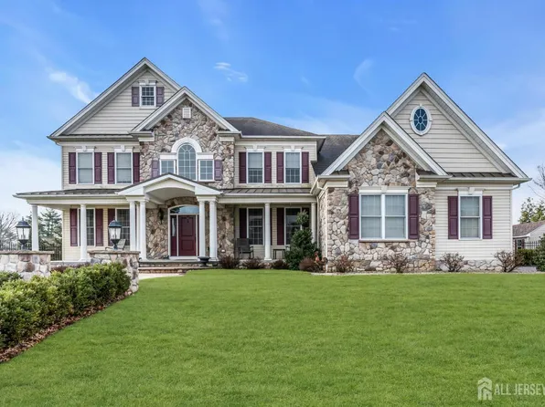 1 Belmont Ct, Monroe Township, NJ 08831